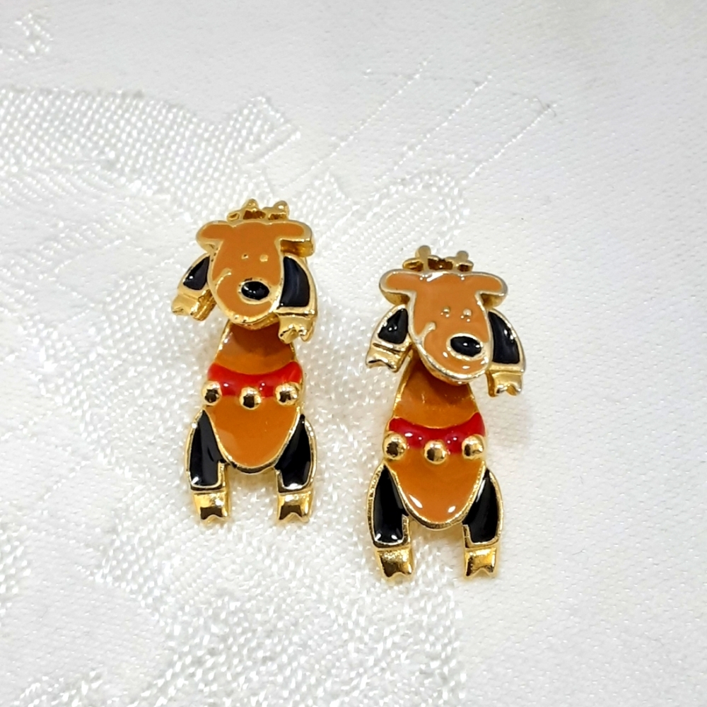 Christmas Reindeer Earrings So Cute! Gold Tone Enamel Fun Holiday Fashion